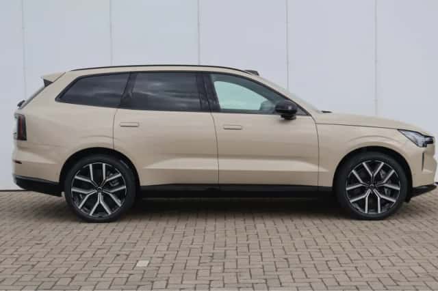 Volvo EX90 (2025) thumbnail 7