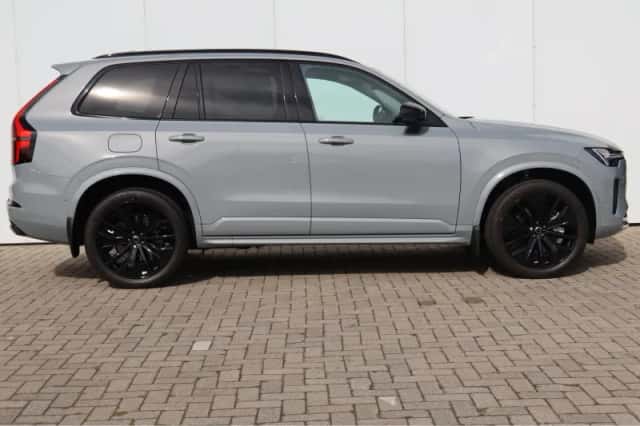 Volvo XC90 (2025) thumbnail 4