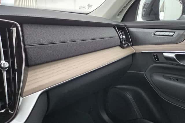 Volvo XC90 (2025) thumbnail 38