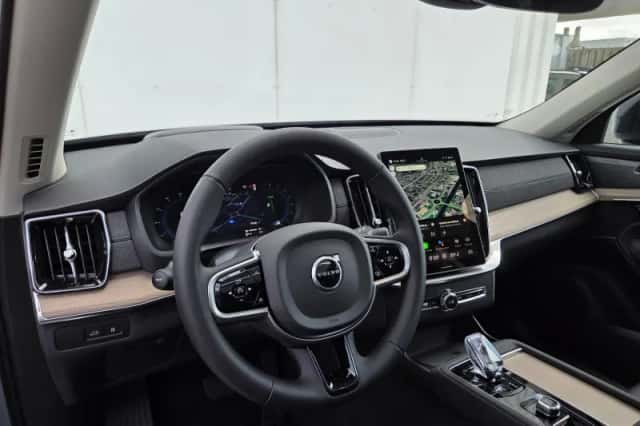 Volvo XC90 (2025) thumbnail 5