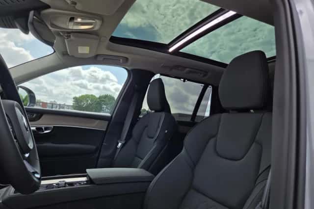 Volvo XC90 (2025) thumbnail 6