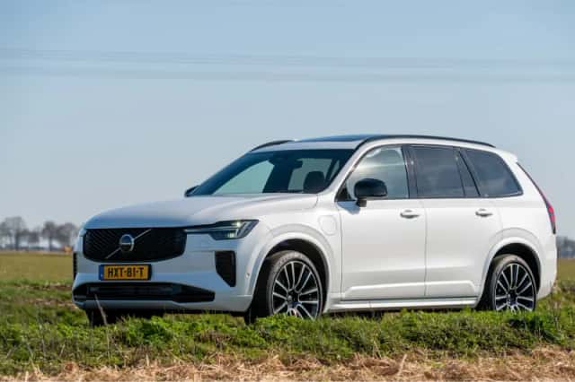 Volvo XC90 (2025) thumbnail 1