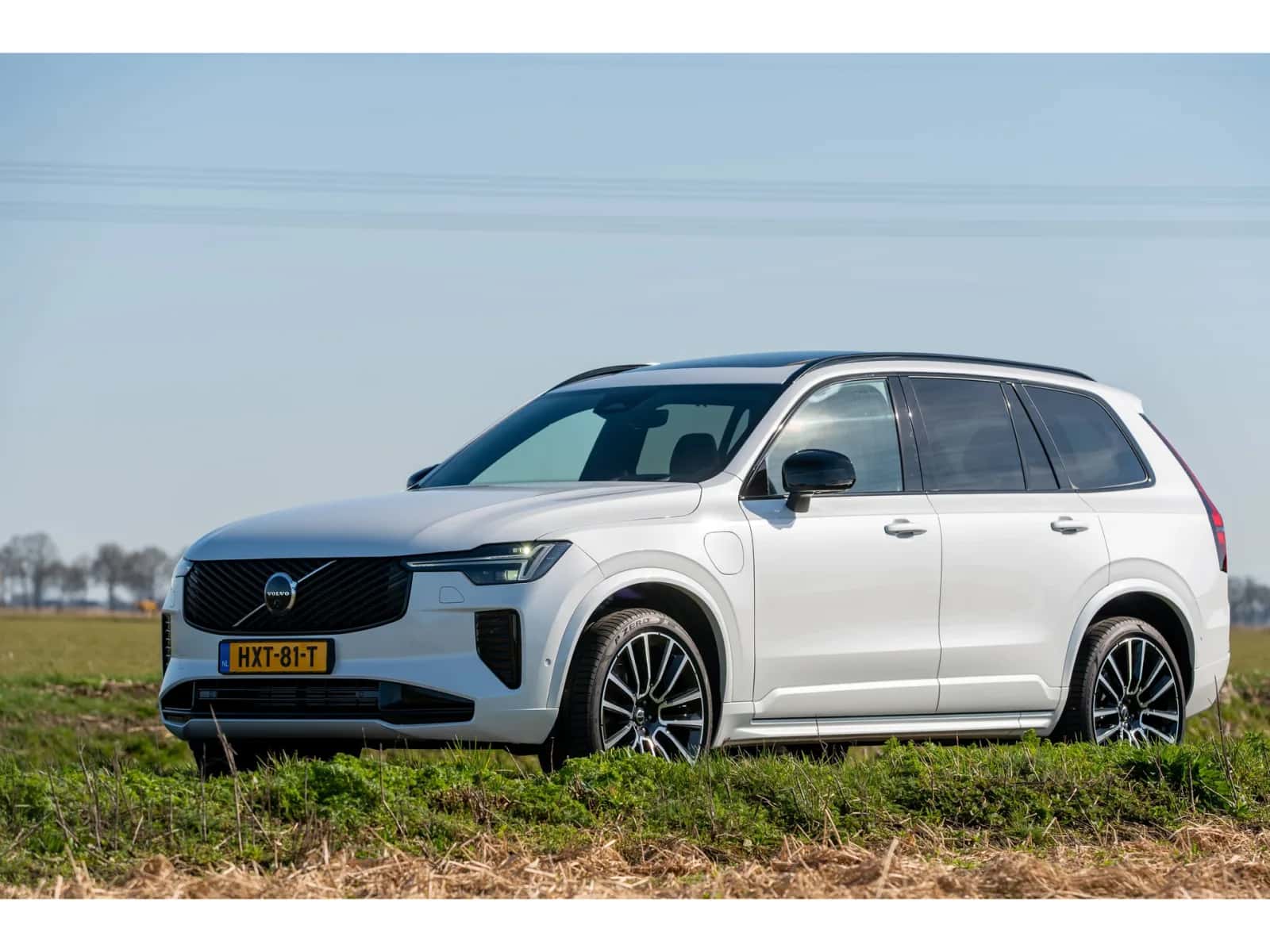 Volvo XC90 (2025) — foto 1