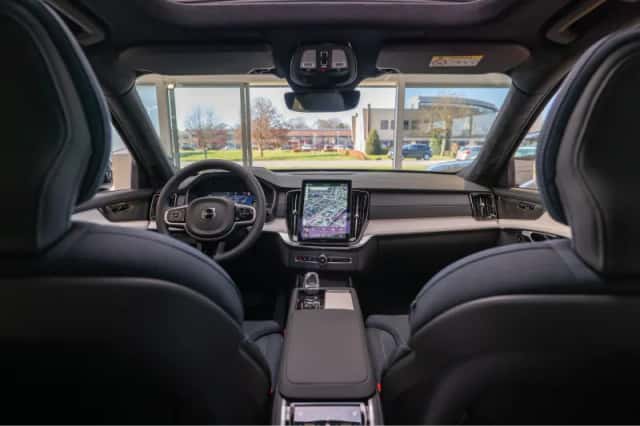 Volvo XC90 (2025) thumbnail 12