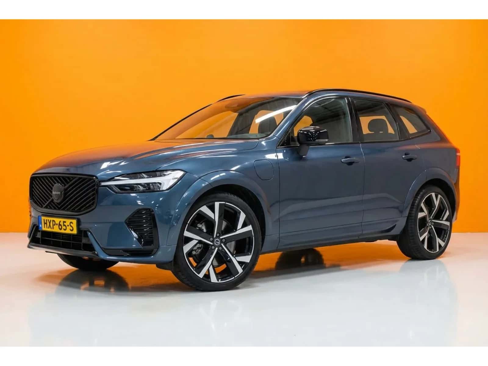 Volvo XC60 (2025) — foto 1