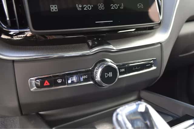 Volvo XC60 (2025) thumbnail 18
