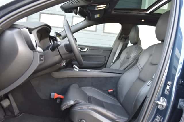 Volvo XC60 (2025) thumbnail 32