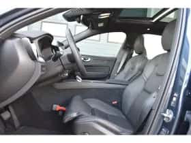 Volvo XC60 (2025) thumbnail 32