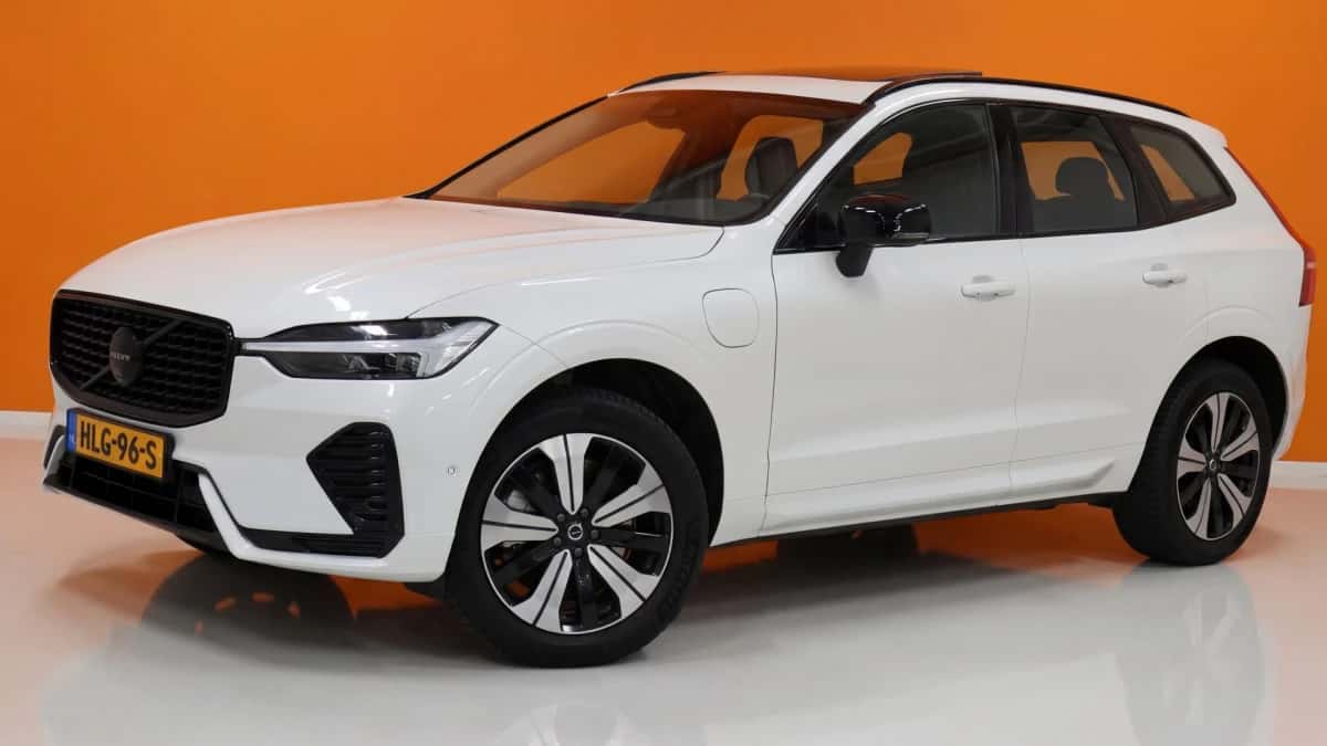 Volvo XC60 (2025) — foto 1
