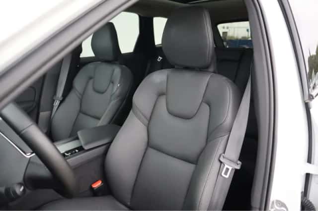 Volvo XC60 (2025) thumbnail 4