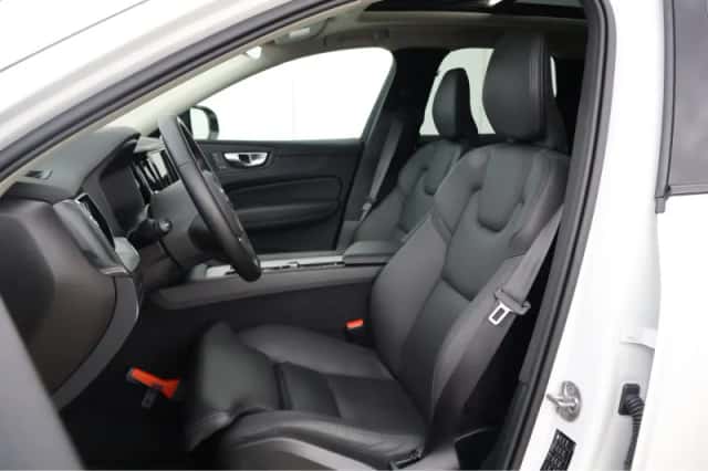 Volvo XC60 (2025) thumbnail 5