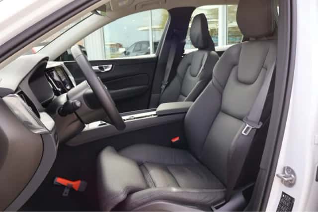Volvo XC60 (2025) thumbnail 7