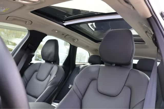 Volvo XC60 (2025) thumbnail 9