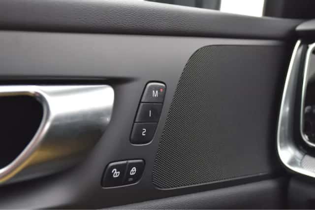Volvo V60 (2023) thumbnail 11