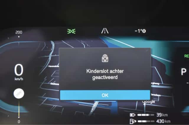 Volvo V60 (2023) thumbnail 13