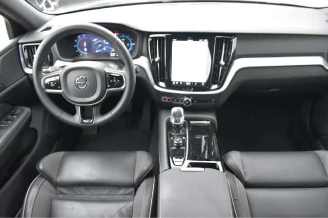 Volvo V60 (2023) thumbnail 23