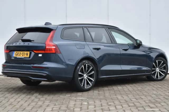 Volvo V60 (2023) thumbnail 4