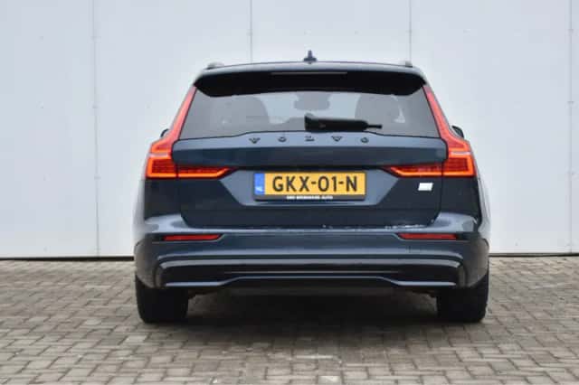 Volvo V60 (2023) thumbnail 5