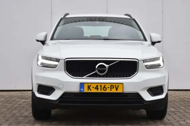 Volvo XC40 (2021) thumbnail 2