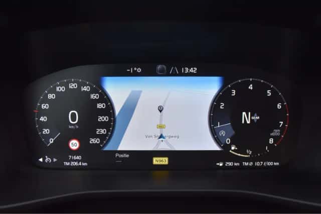 Volvo XC40 (2021) thumbnail 14