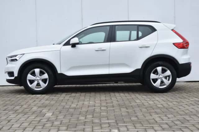 Volvo XC40 (2021) thumbnail 3