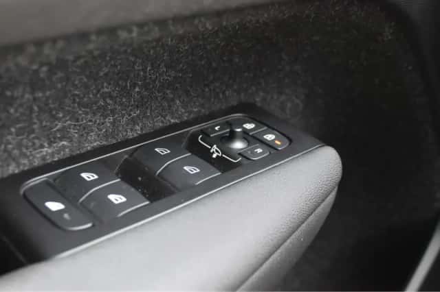 Volvo XC40 (2021) thumbnail 24