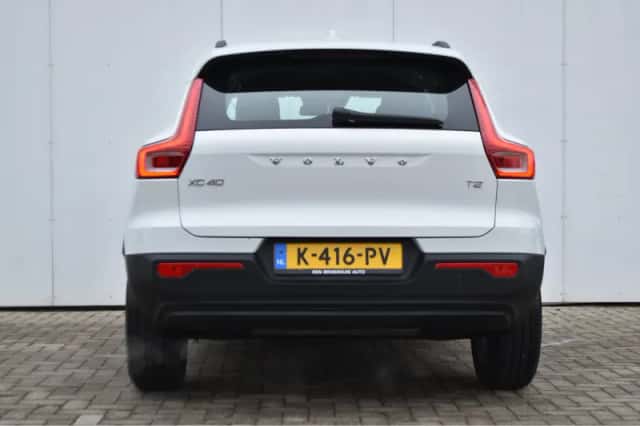 Volvo XC40 (2021) thumbnail 5