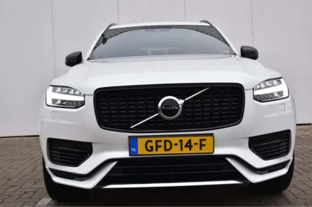 Volvo XC90 (2022) thumbnail 2