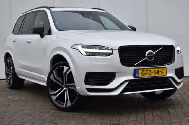 Volvo XC90 (2022) thumbnail 3