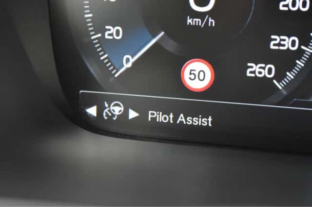 Volvo XC90 (2022) thumbnail 27