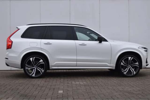 Volvo XC90 (2022) thumbnail 4