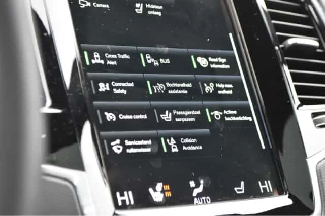 Volvo XC90 (2022) thumbnail 32