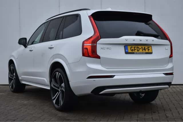 Volvo XC90 (2022) thumbnail 8