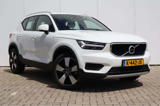 Volvo XC40 (2021) thumbnail 2