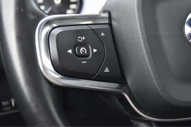 Volvo XC40 (2021) thumbnail 16