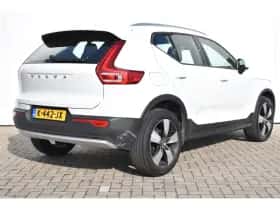 Volvo XC40 (2021) thumbnail 4