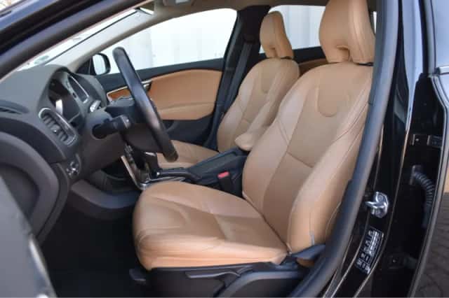 Volvo V40 (2020) thumbnail 1