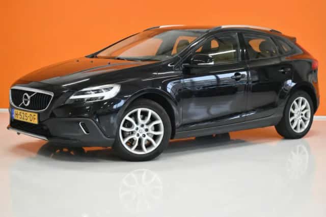 Volvo V40 (2020) thumbnail 2