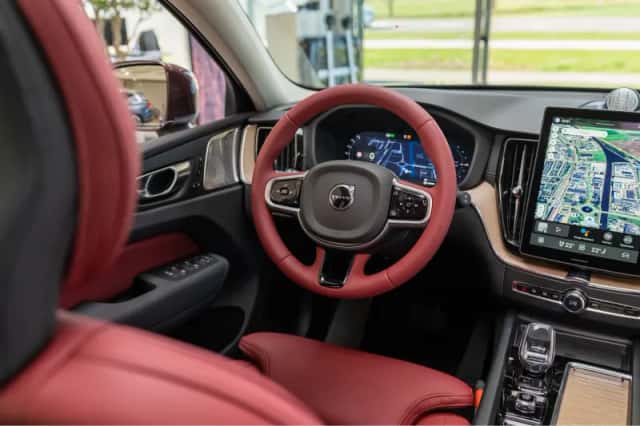 Volvo XC60 (2025) thumbnail 8