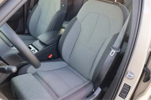 Volvo XC40 (2025) thumbnail 5