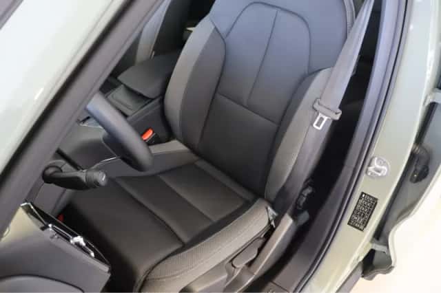 Volvo C40 (2023) thumbnail 11