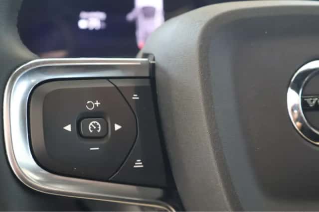 Volvo C40 (2023) thumbnail 13