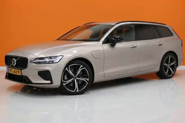 Volvo V60 (2025) thumbnail 1