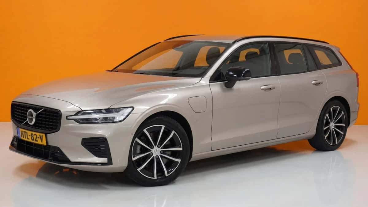 Volvo V60 (2025) — foto 1