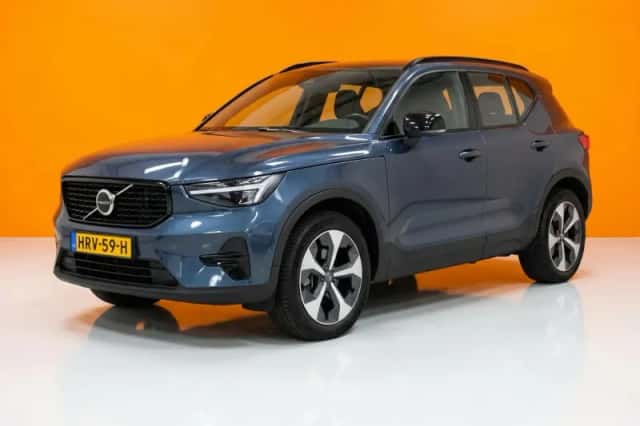Volvo XC40 (2025) thumbnail 1