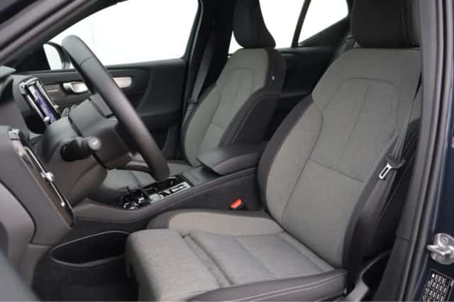 Volvo XC40 (2025) thumbnail 16