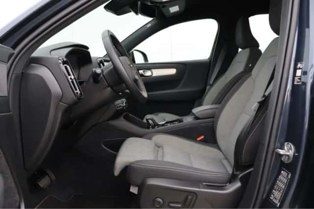 Volvo XC40 (2025) thumbnail 18