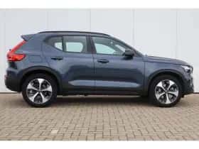 Volvo XC40 (2025) thumbnail 4