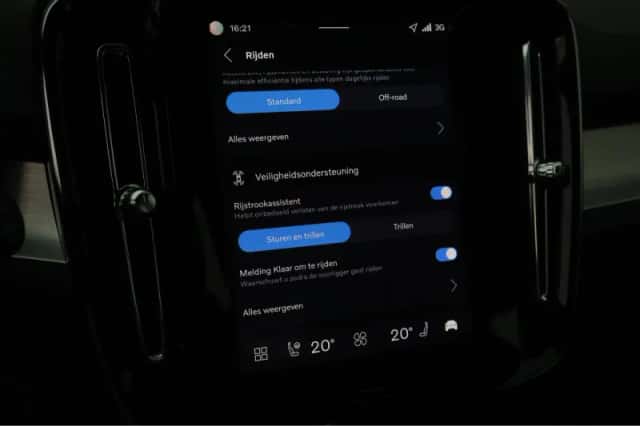 Volvo XC40 (2025) thumbnail 36