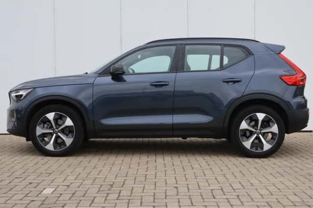 Volvo XC40 (2025) thumbnail 7